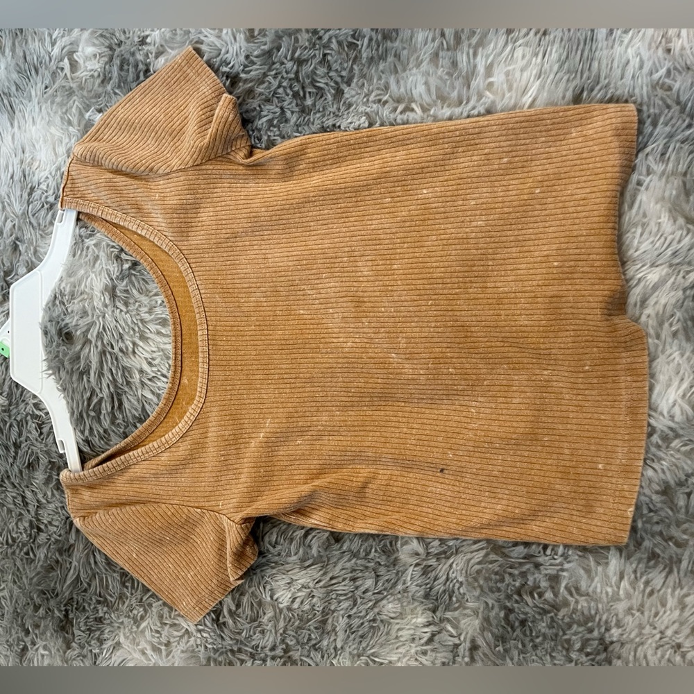 orangeish? colored top